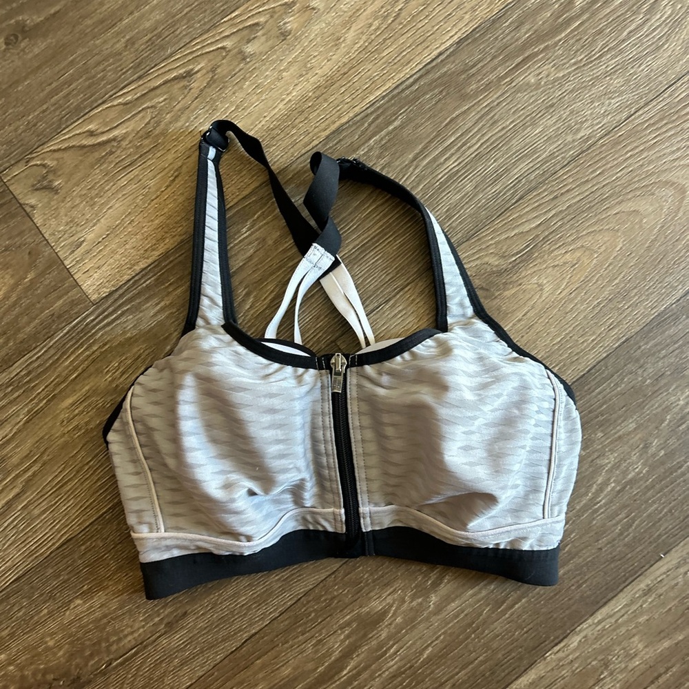 Front-Zip Gray and Black Sports Bra with Adjustable Straps